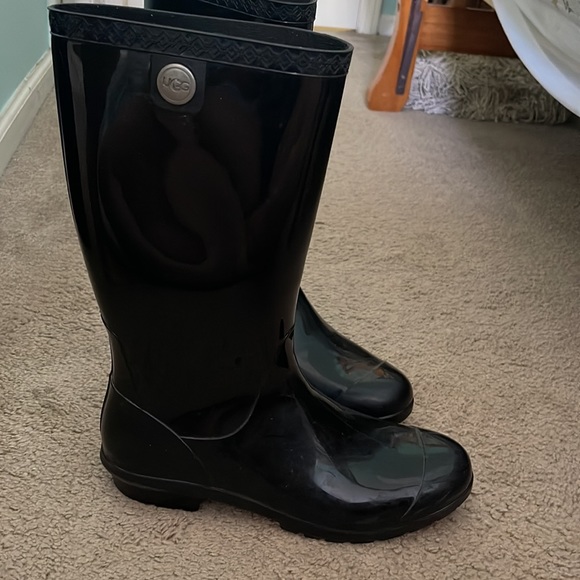 UGG Waterboots - Picture 2 of 10